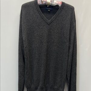 Club Room men’s medium 100% cashmere gray V-neck pull over sweater